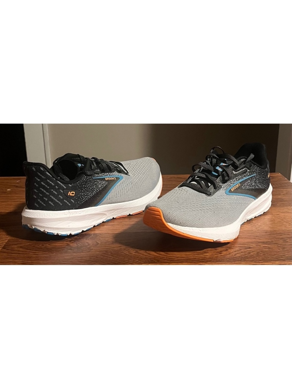 Brooks Running Shoes Gray Black Orange Men's Size 7.5 Medium